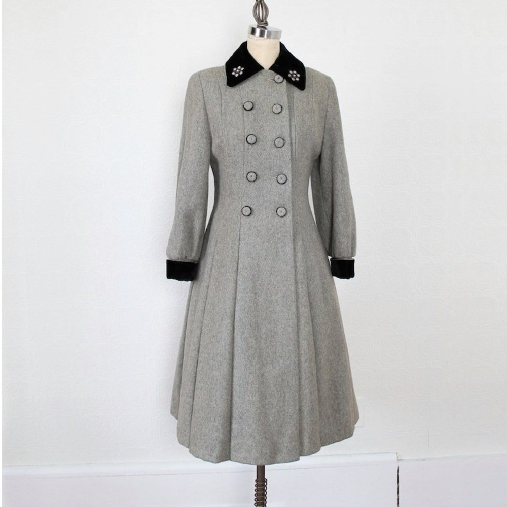 1940s Vintage Wool Princess Swing Coat Velvet Collar Rhinestone Embellishment